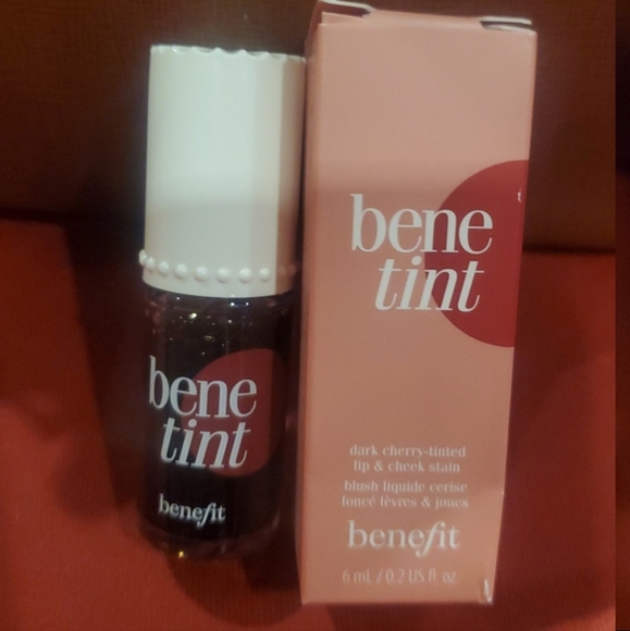 Benefit Benetint Liquid Lip Blush & Cheek Tint DARK CHERRY. 6 ml/0.2.fl oz. BNIB - Picture 1 of 2